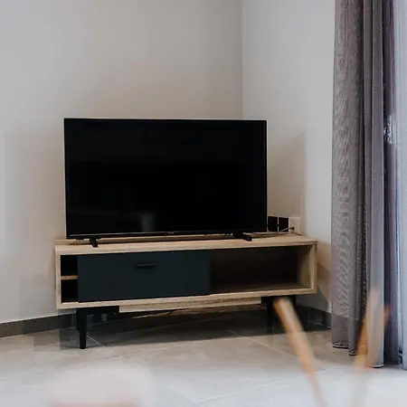 Pearl Apartel * Golos